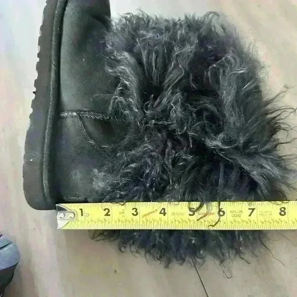 UGG Mongolian Short Boots Black 6 Super Fun Soft 37 - Picture 16 of 16
